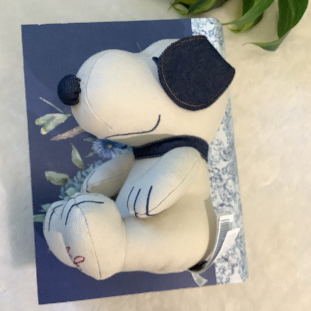 American Eagle Outfitters Cream and Black Dog Toy Snoopy